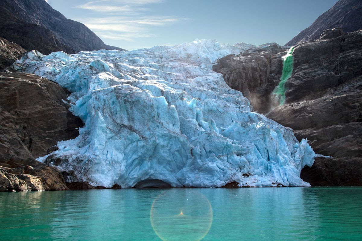 Still from Inuk Silis Høegh The Green Land showing glacier