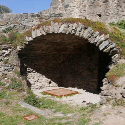 Joshua Graham art installation at Klenova Castle