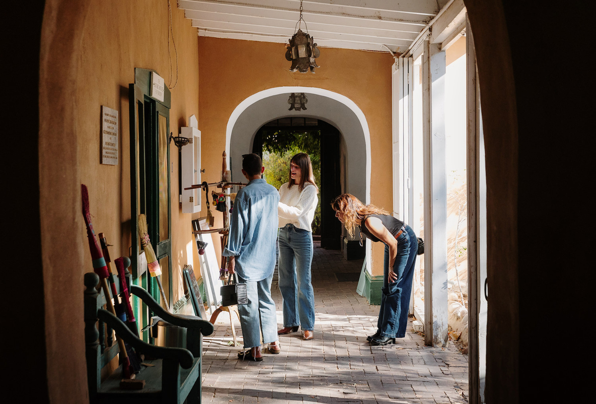 Santa Fe Art Tours on Canyon Road