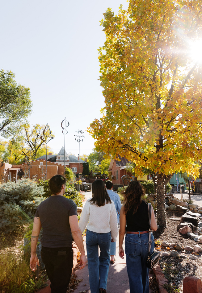 A Canyon Road walking tour with Santa Fe Art Tours.