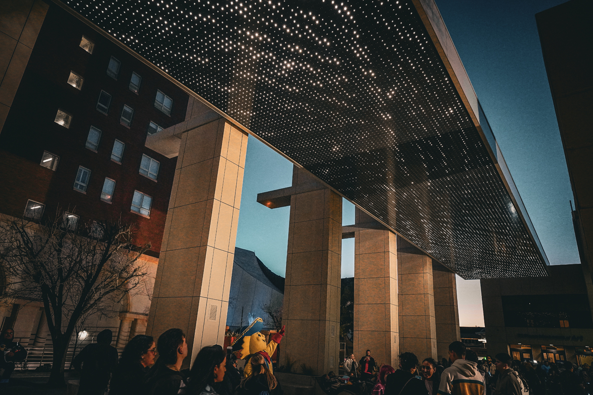 Exterior view of the El Paso Museum of Art, a key venue for the Sutura art week.